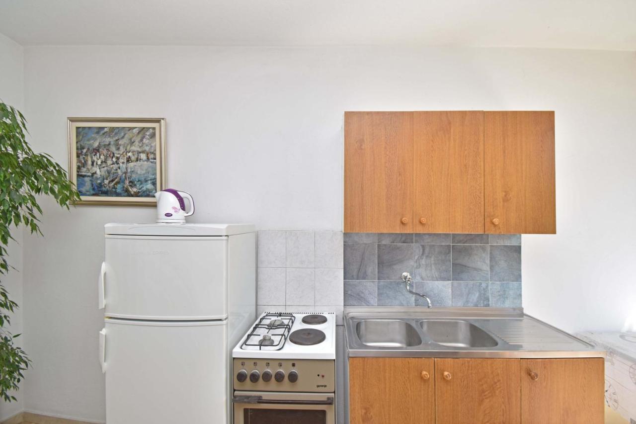Rooms Borka Tucepi Bagian luar foto