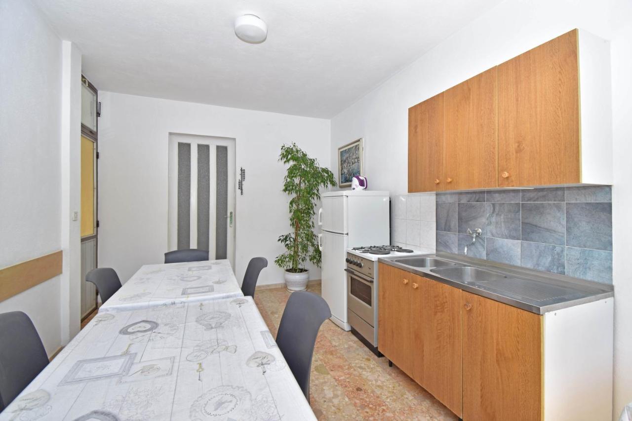 Rooms Borka Tucepi Bagian luar foto