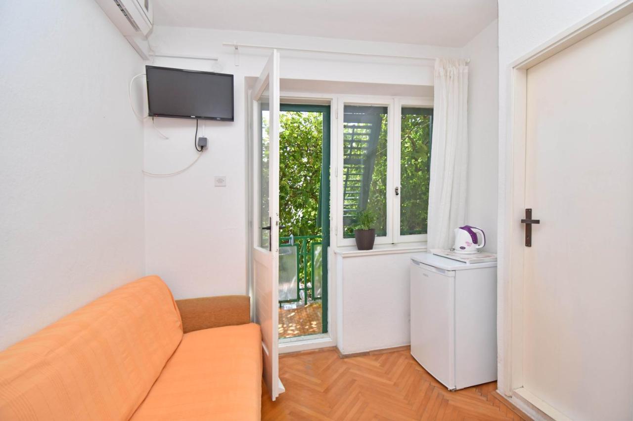 Rooms Borka Tucepi Bagian luar foto
